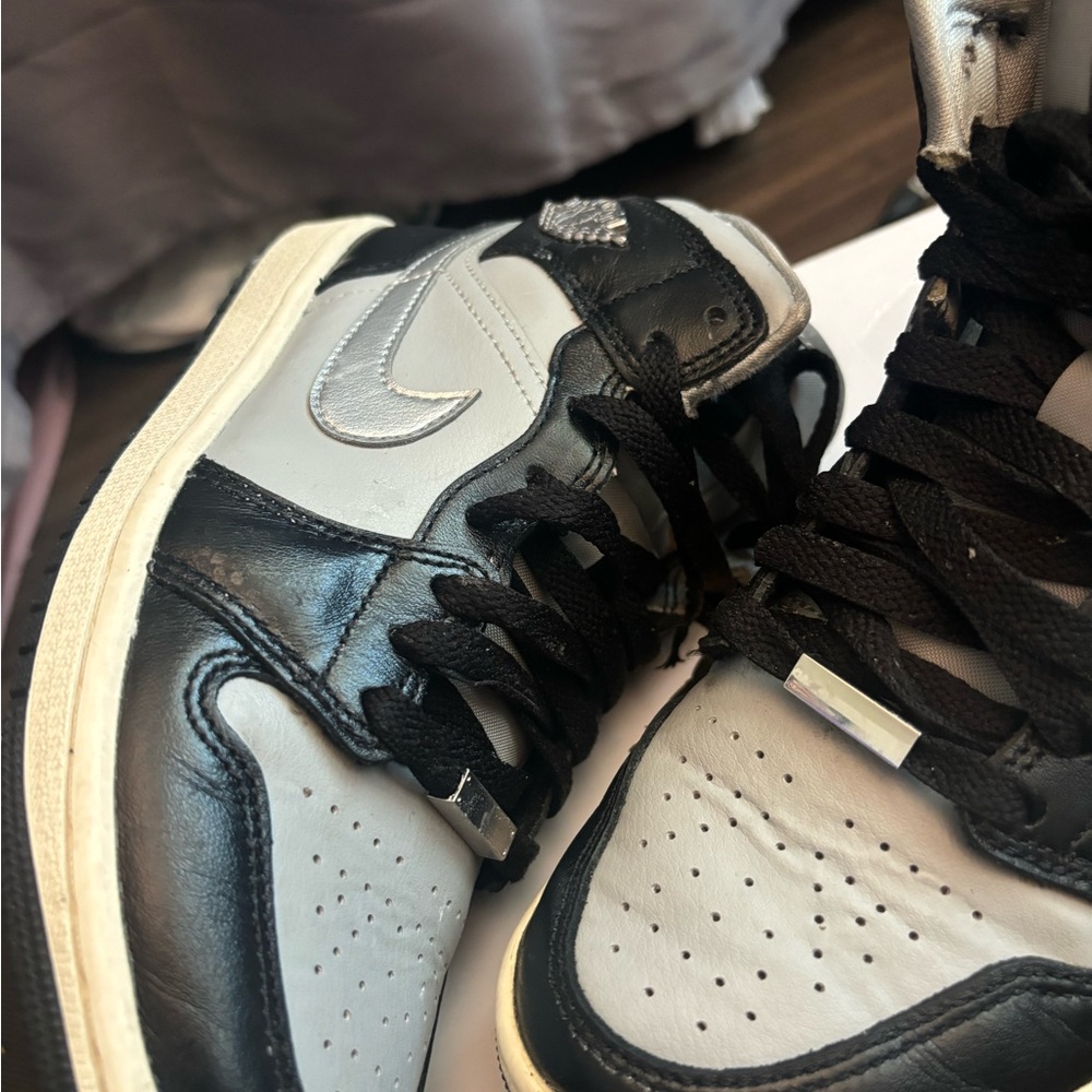 Women Jordan 1 Mid SE size 6.5  Black/Gray - Picture 7 of 10